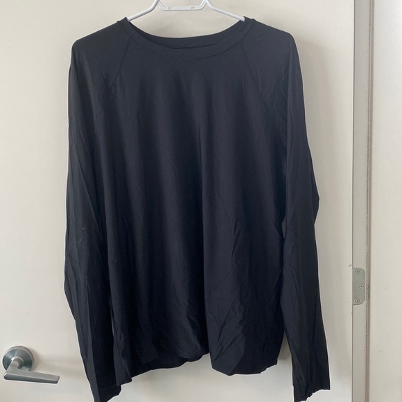 LULULEMON NWOT black Sun Shelter Long Sleeve. Size 12 - Picture 1 of 5